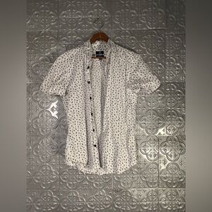 Men’s fitted white Button up down casual collared dress shirt